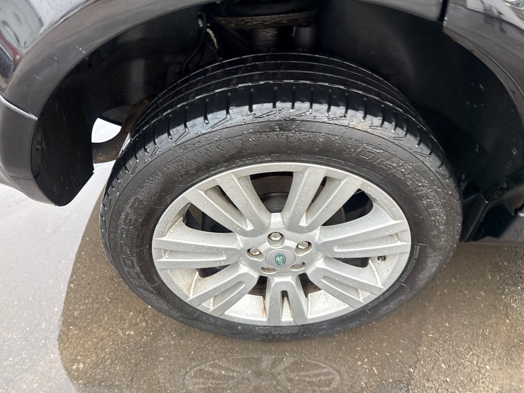 2010 Land Rover LR2 Image 17