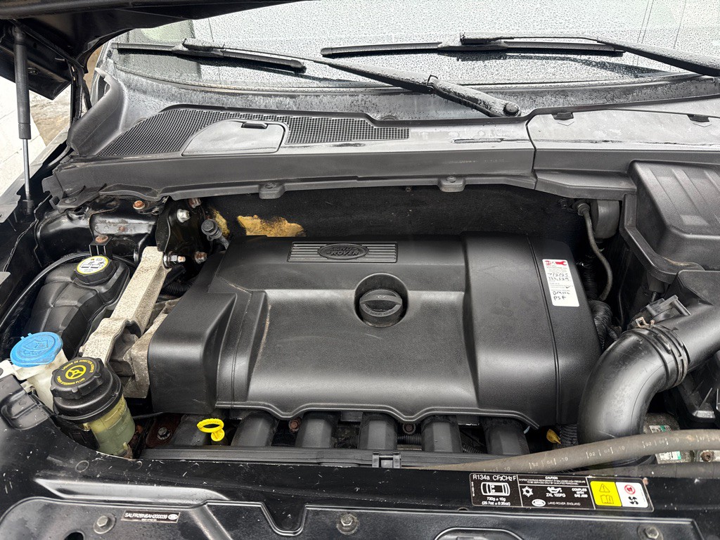 2010 Land Rover LR2 Image 18