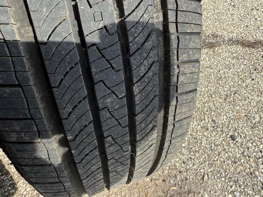 2017 Chrysler 200 Image 14