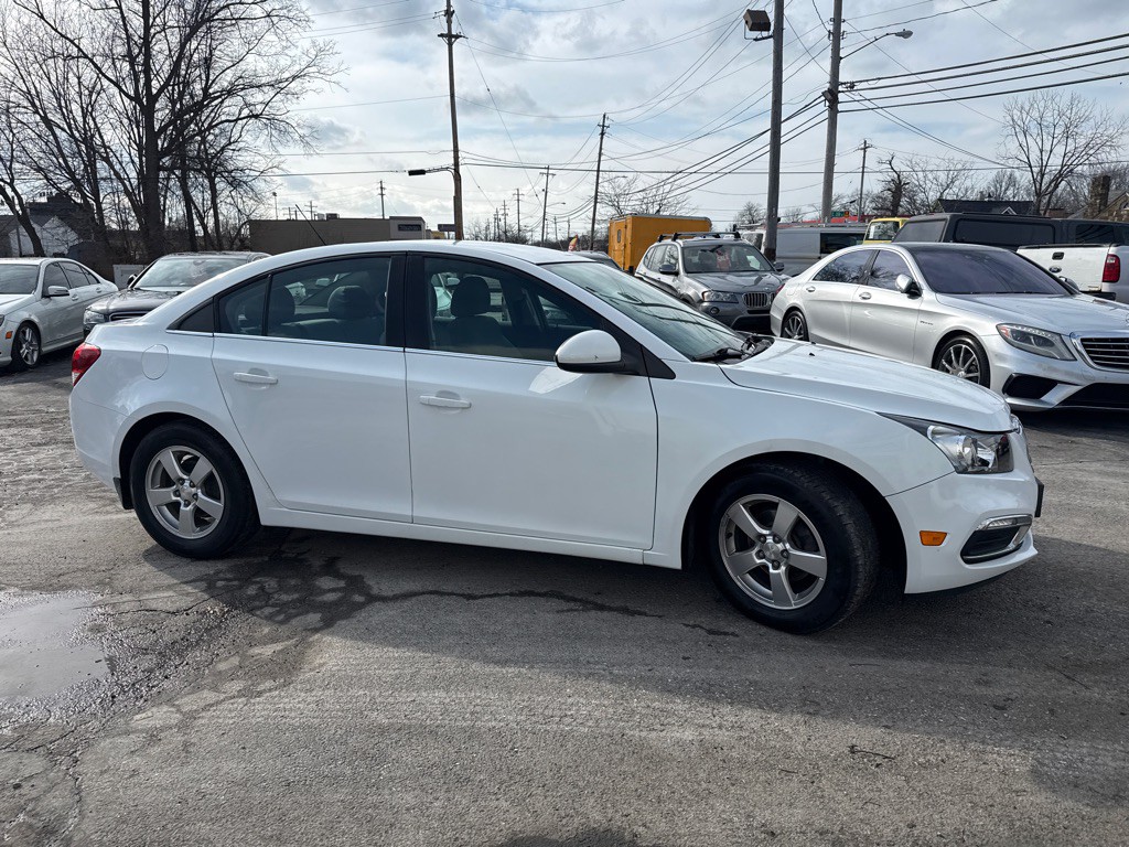 2016 Chevrolet Cruze Image 4