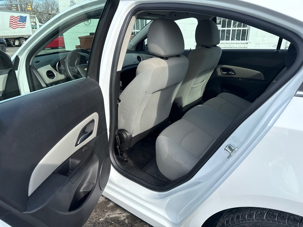 2016 Chevrolet Cruze Image 12