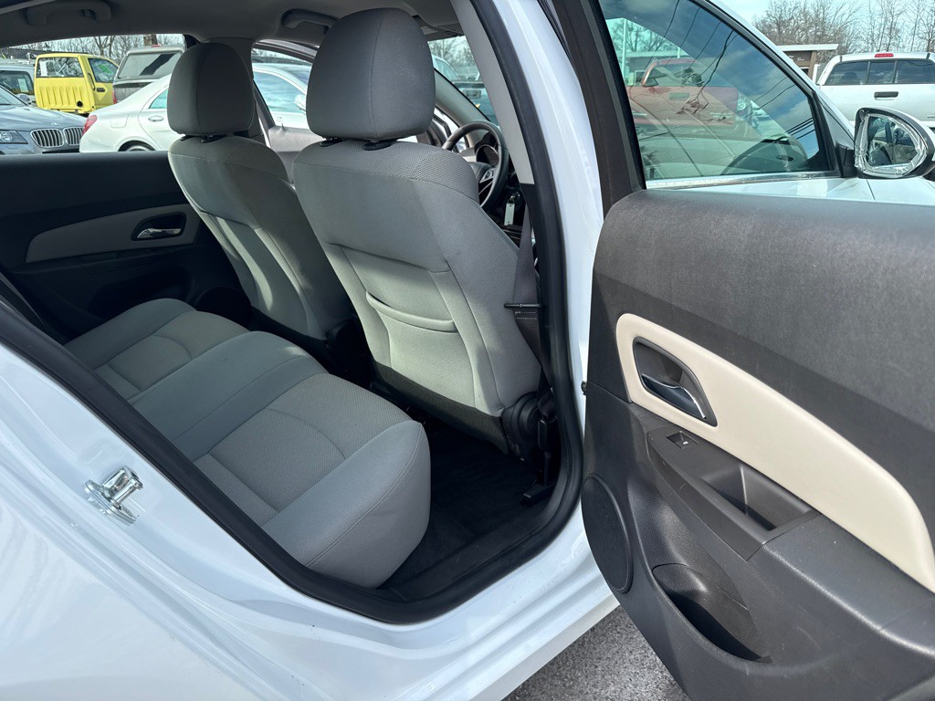 2016 Chevrolet Cruze Image 13