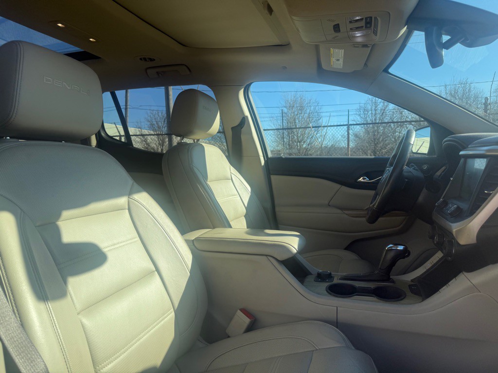 2019 GMC Acadia Image 10