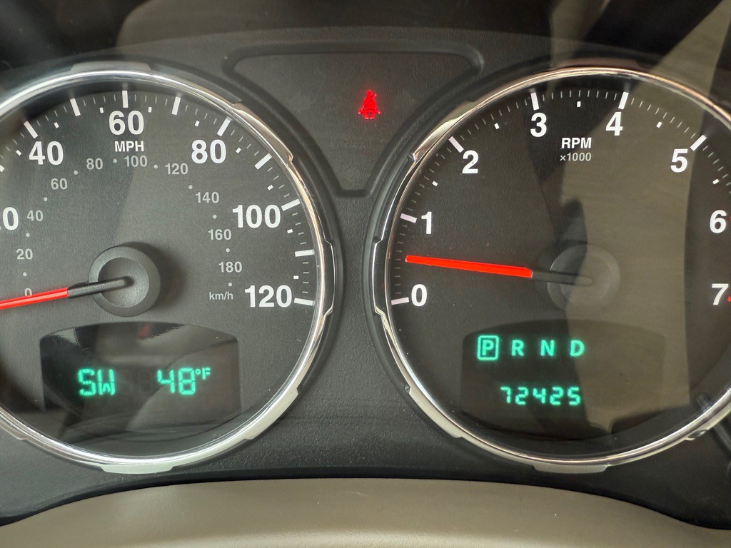 2010 Jeep Liberty Image 12