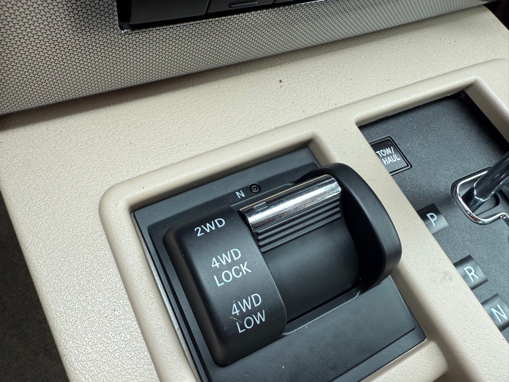 2010 Jeep Liberty Image 14