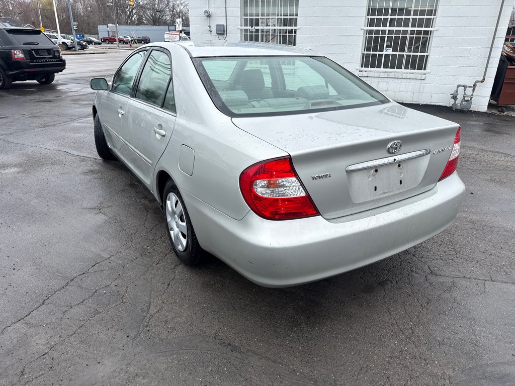 2003 Toyota Camry Image 8