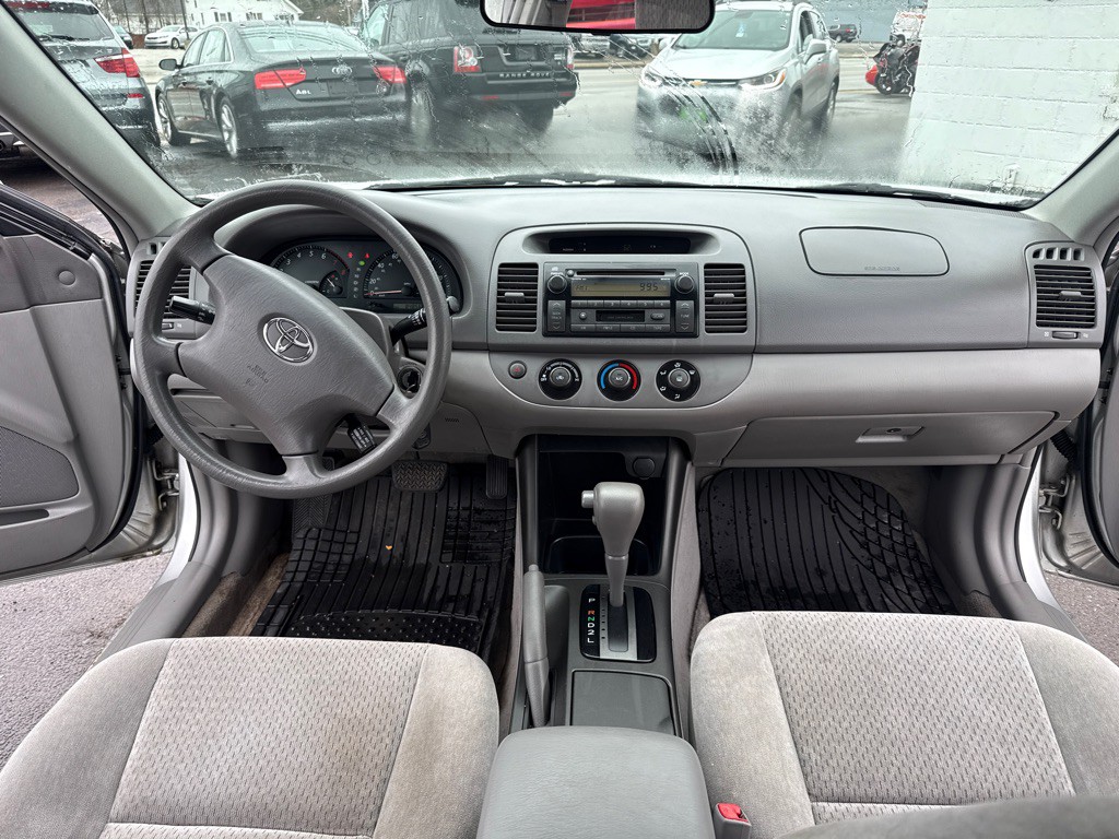 2003 Toyota Camry Image 9