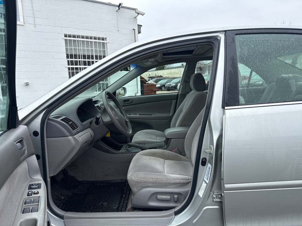 2003 Toyota Camry Image 10