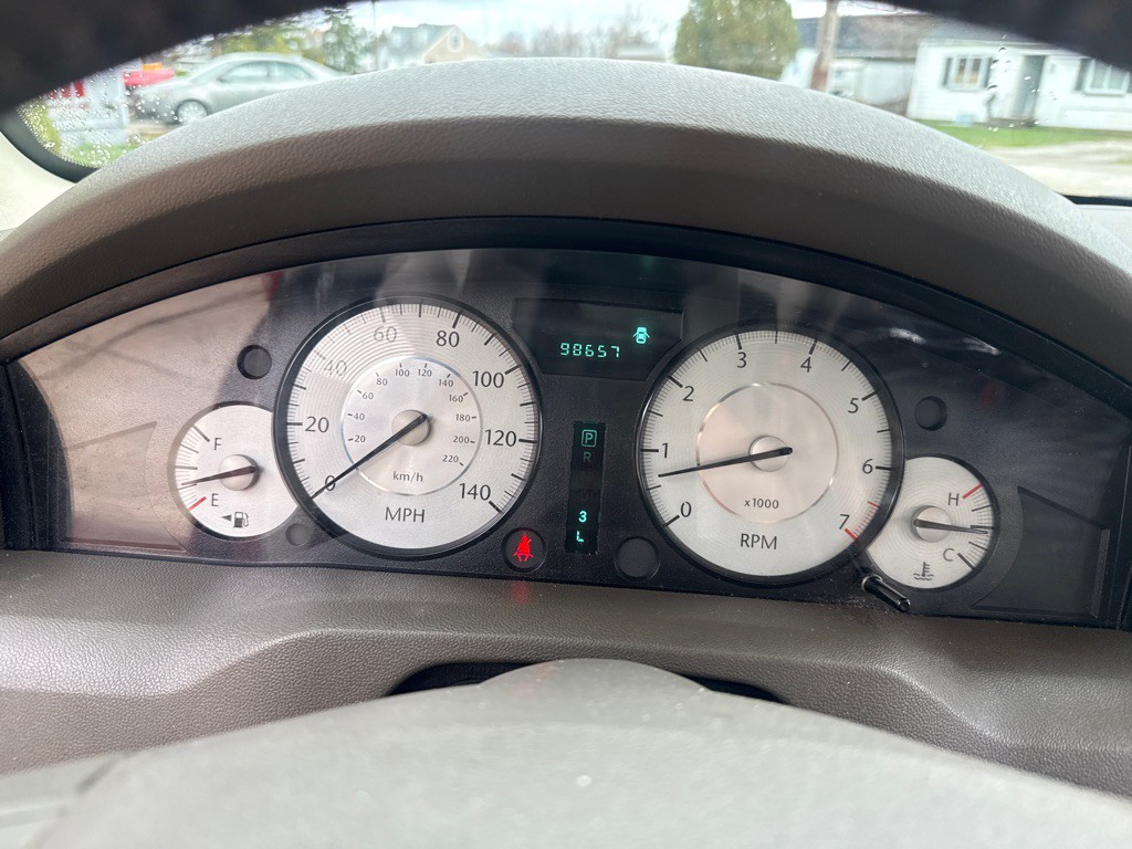 2010 Chrysler 300 Image 14