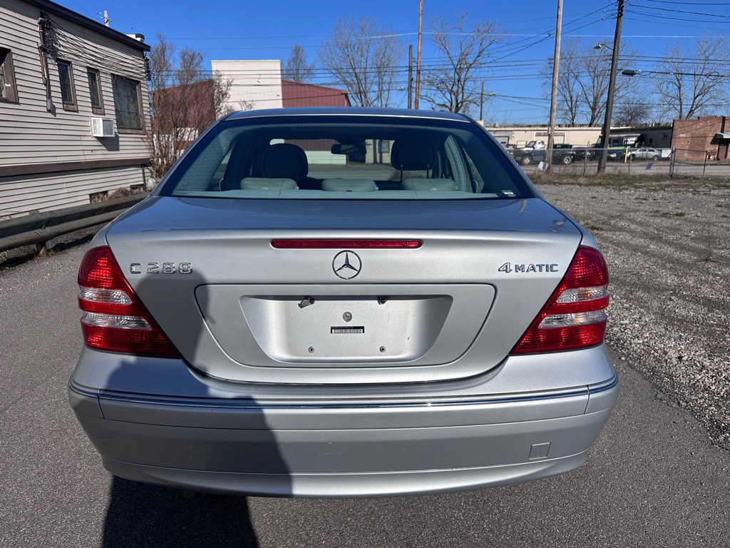 2007 Mercedes-Benz C-Class Image 3