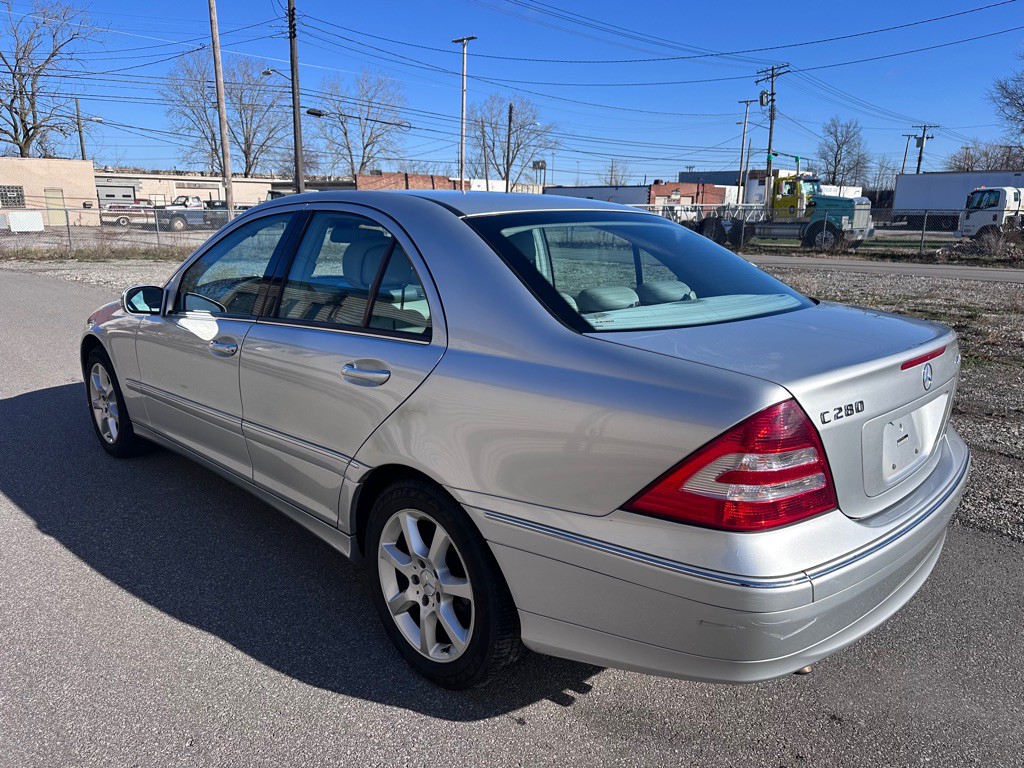 2007 Mercedes-Benz C-Class Image 6