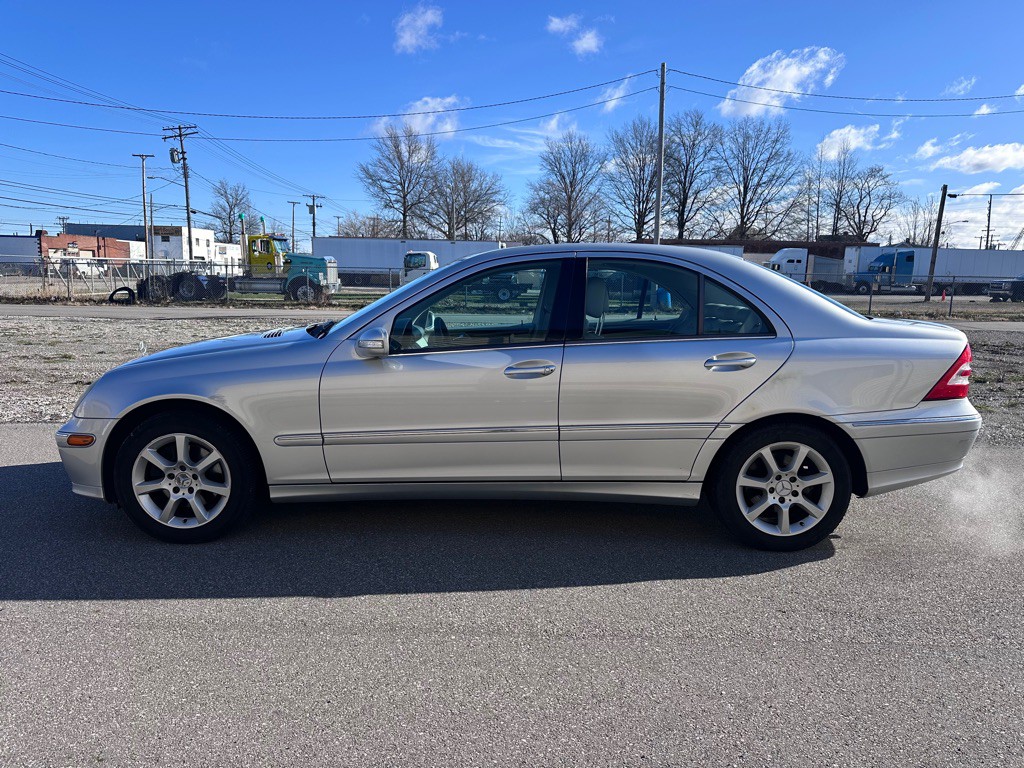 2007 Mercedes-Benz C-Class Image 7