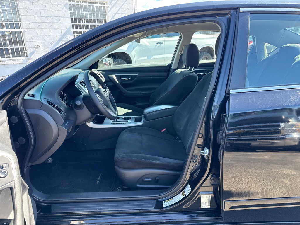 2015 Nissan Altima Image 10