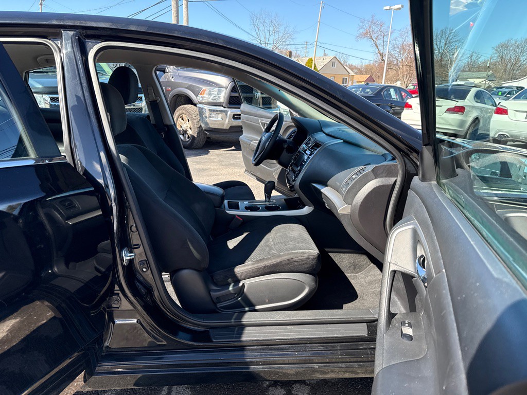 2015 Nissan Altima Image 11