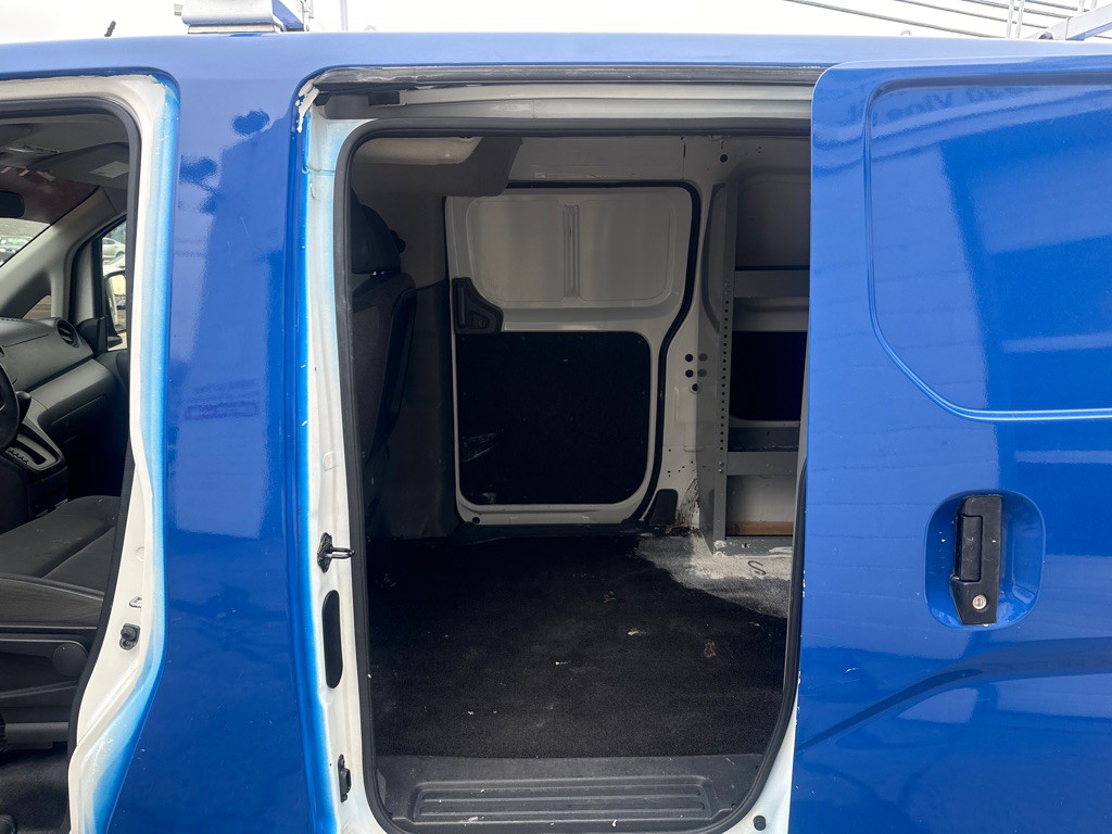 2015 Chevrolet Express Image 12