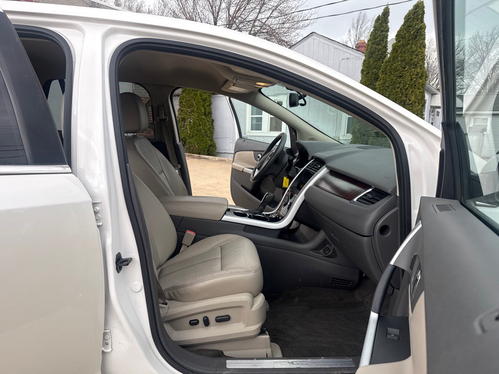 2013 Ford Edge Image 11