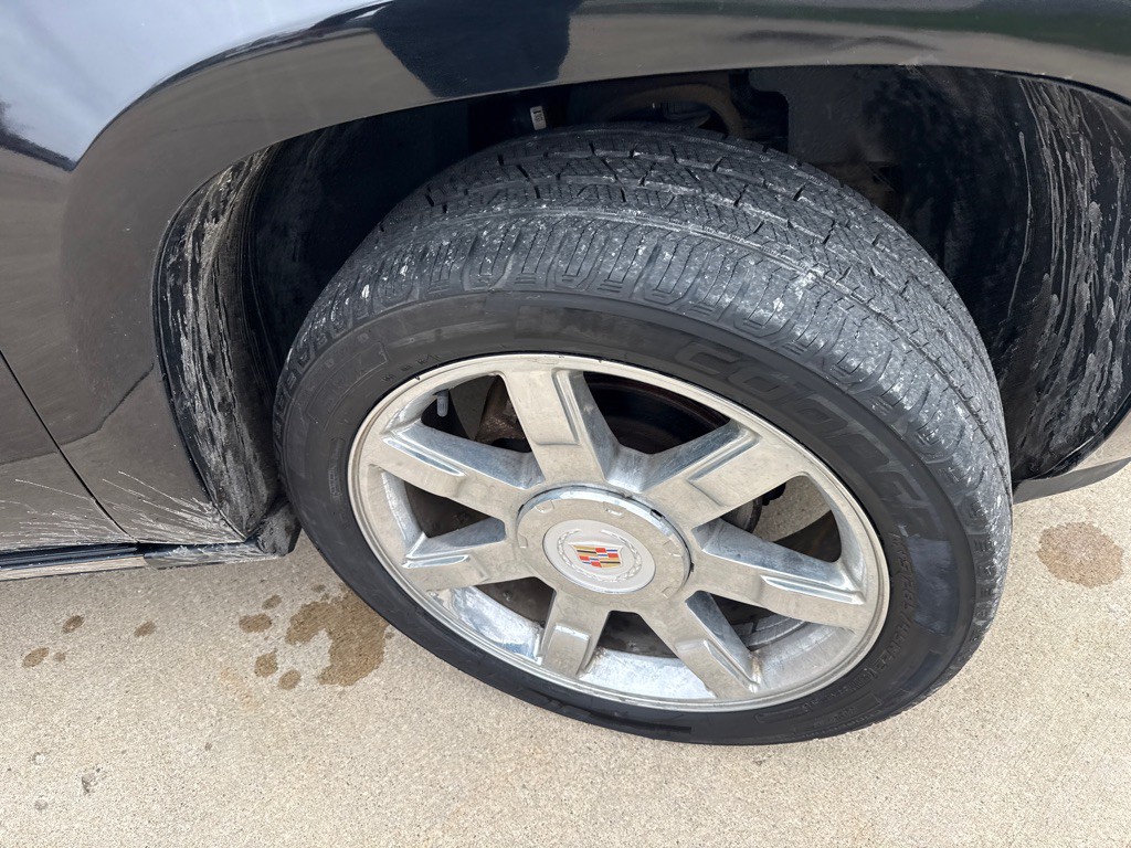 2011 Cadillac Escalade Image 19