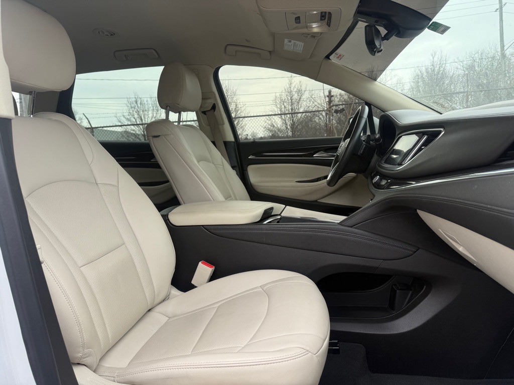 2022 Buick Enclave Image 13