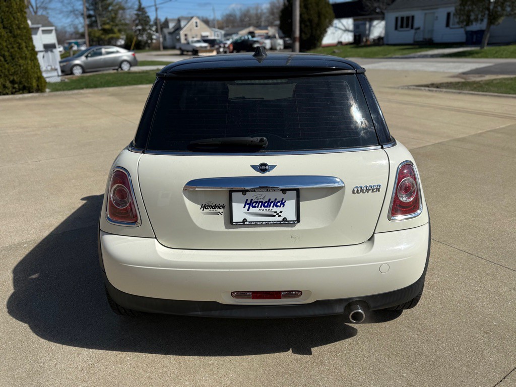 2013 MINI Cooper Image 7