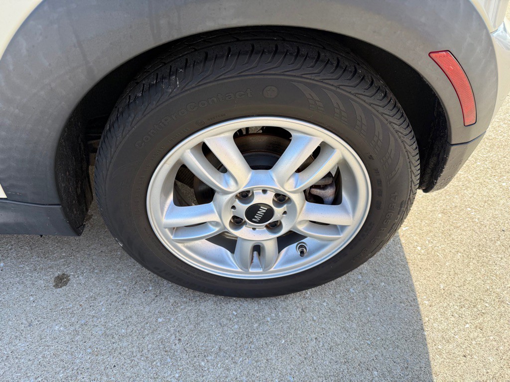 2013 MINI Cooper Image 21