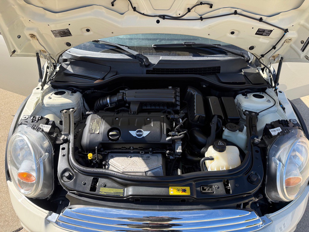 2013 MINI Cooper Image 22