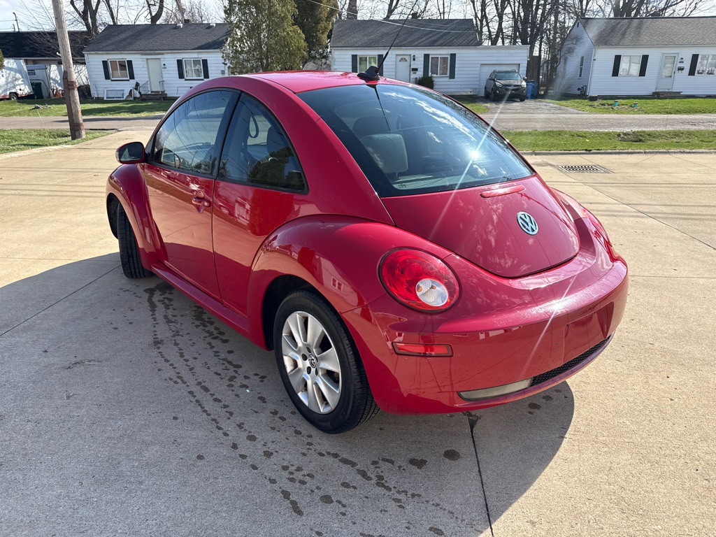 2009 Volkswagen Beetle Image 8