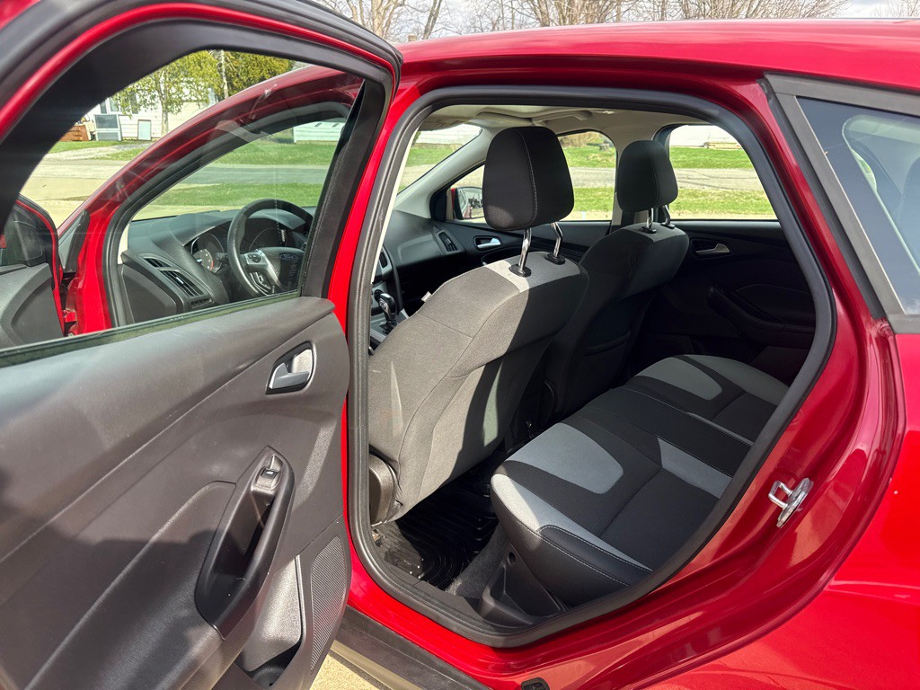 2012 Ford Focus Image 12