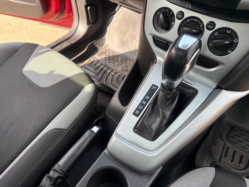 2012 Ford Focus Image 17