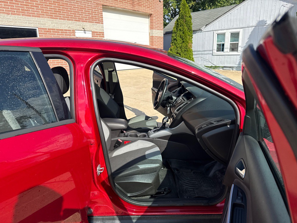 2012 Ford Focus Image 11