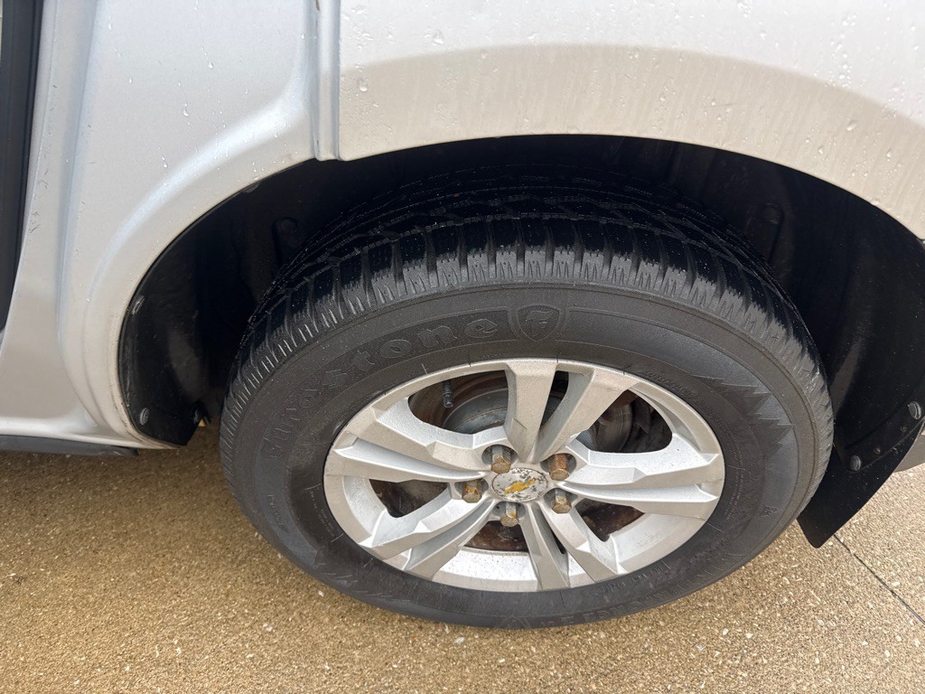 2010 Chevrolet Equinox Image 13