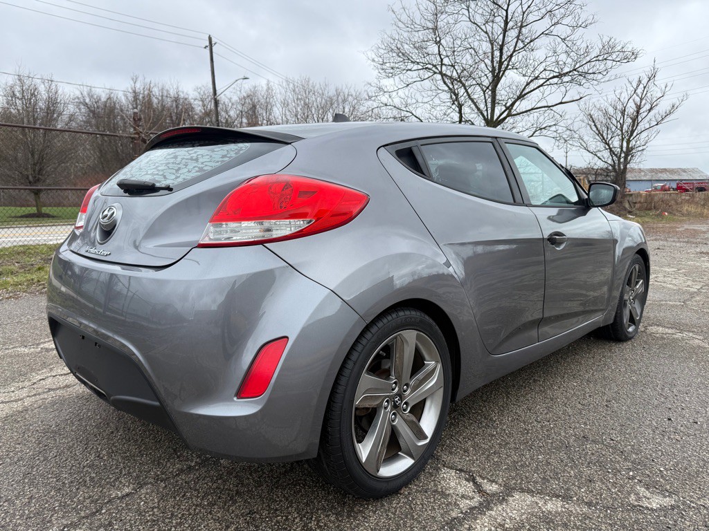 2016 Hyundai Veloster Image 5