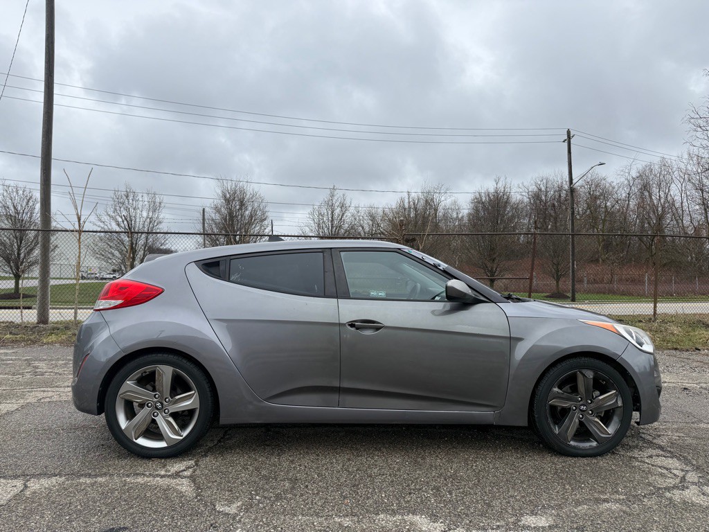 2016 Hyundai Veloster Image 6