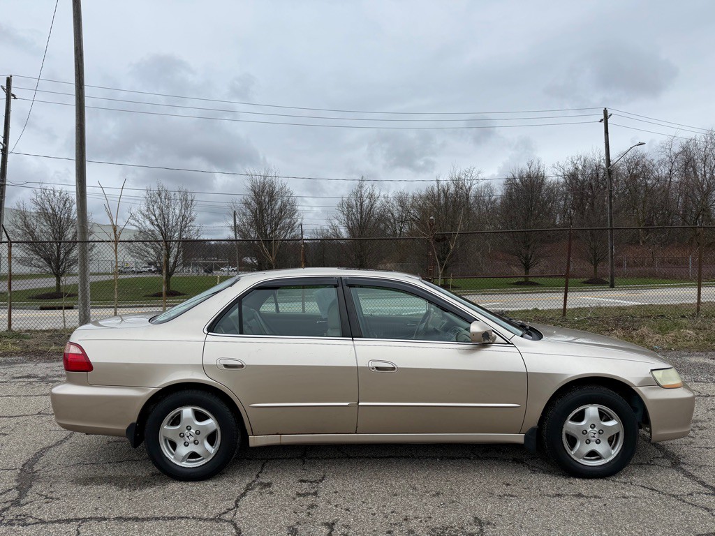 2000 Honda Accord Image 2