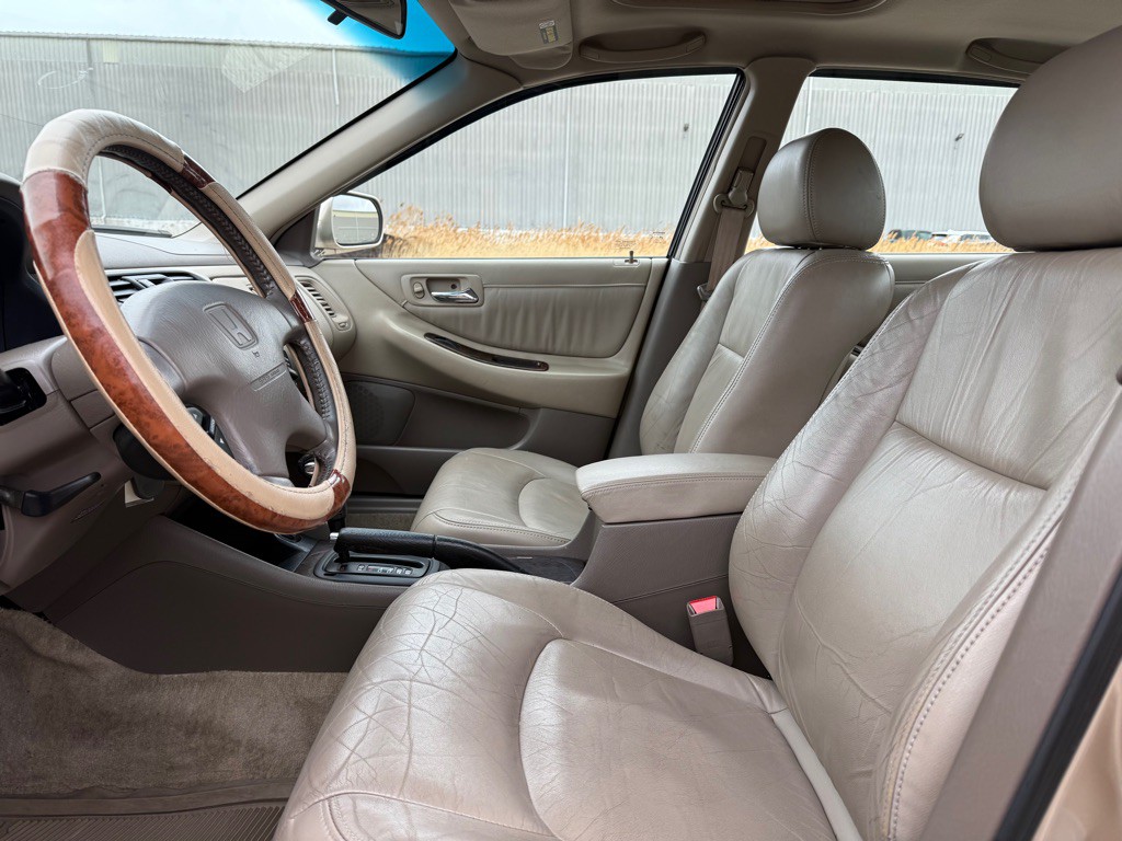 2000 Honda Accord Image 8