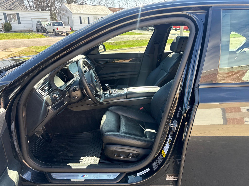 2014 BMW 7 Series Image 10