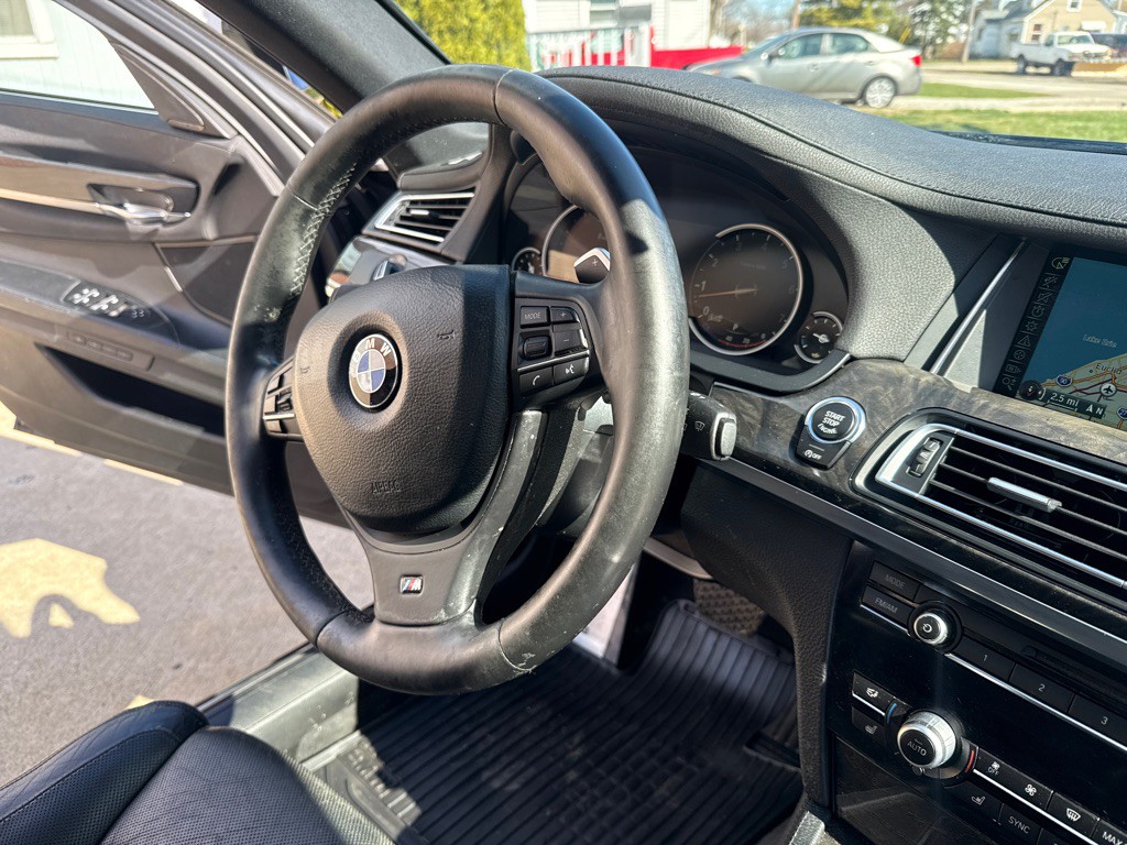 2014 BMW 7 Series Image 16