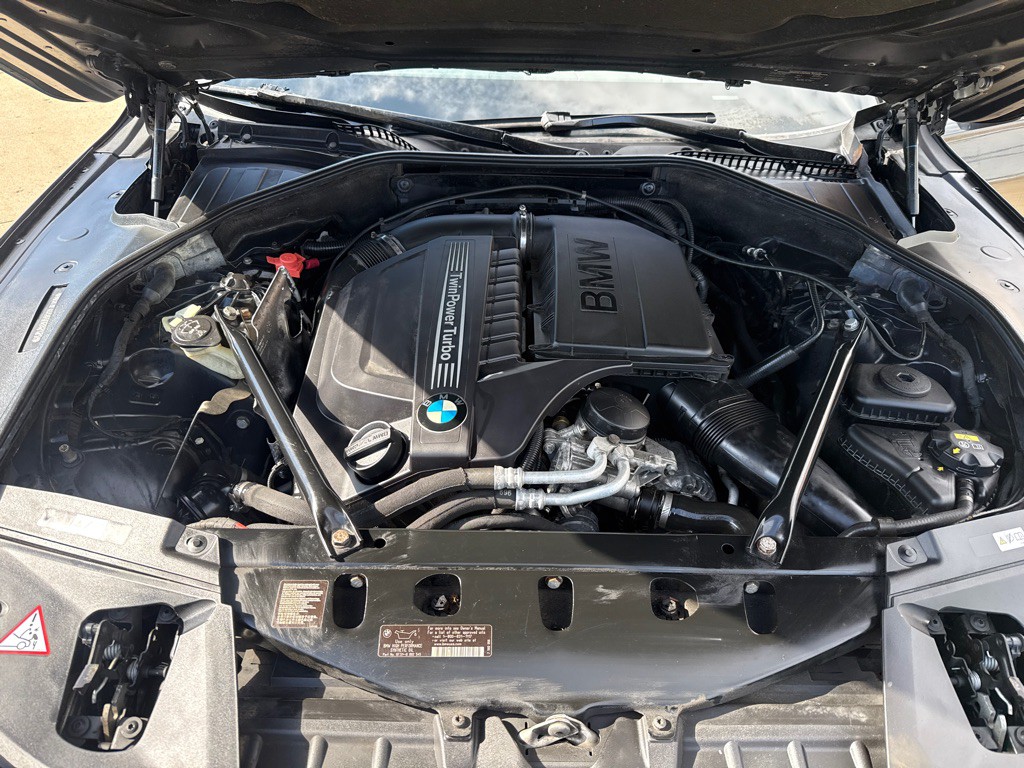 2014 BMW 7 Series Image 23