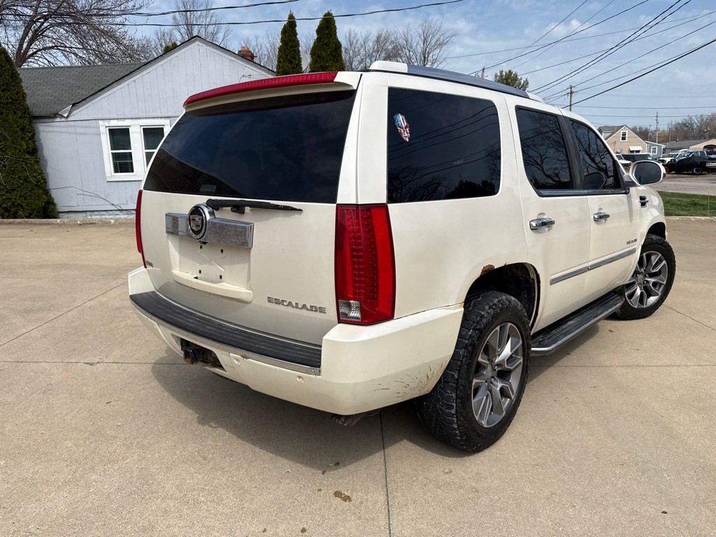 2010 Cadillac Escalade Image 6