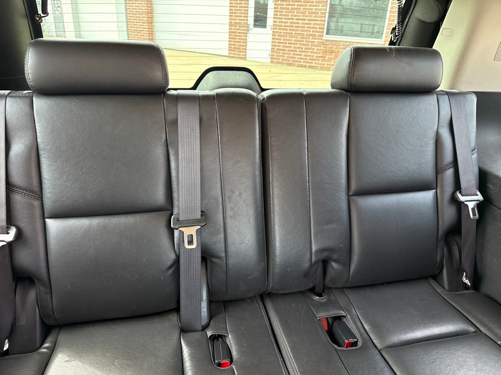 2010 Cadillac Escalade Image 15