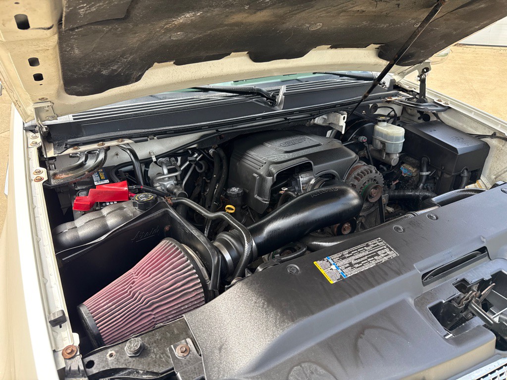 2010 Cadillac Escalade Image 20