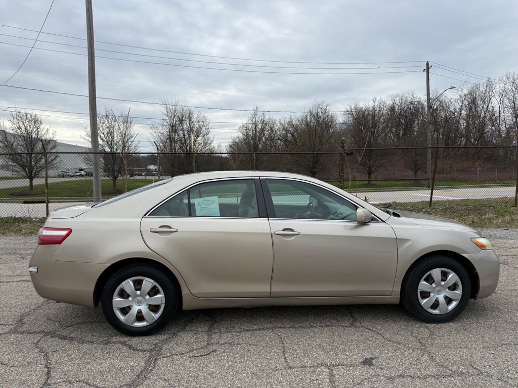 2008 Toyota Camry Image 2