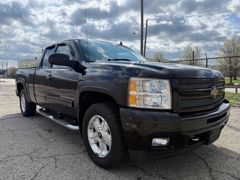 2009 Chevrolet Silverado 1500 Image 1