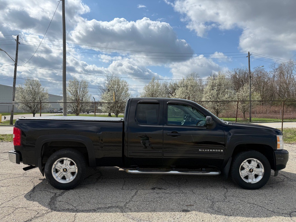2009 Chevrolet Silverado 1500 Image 2