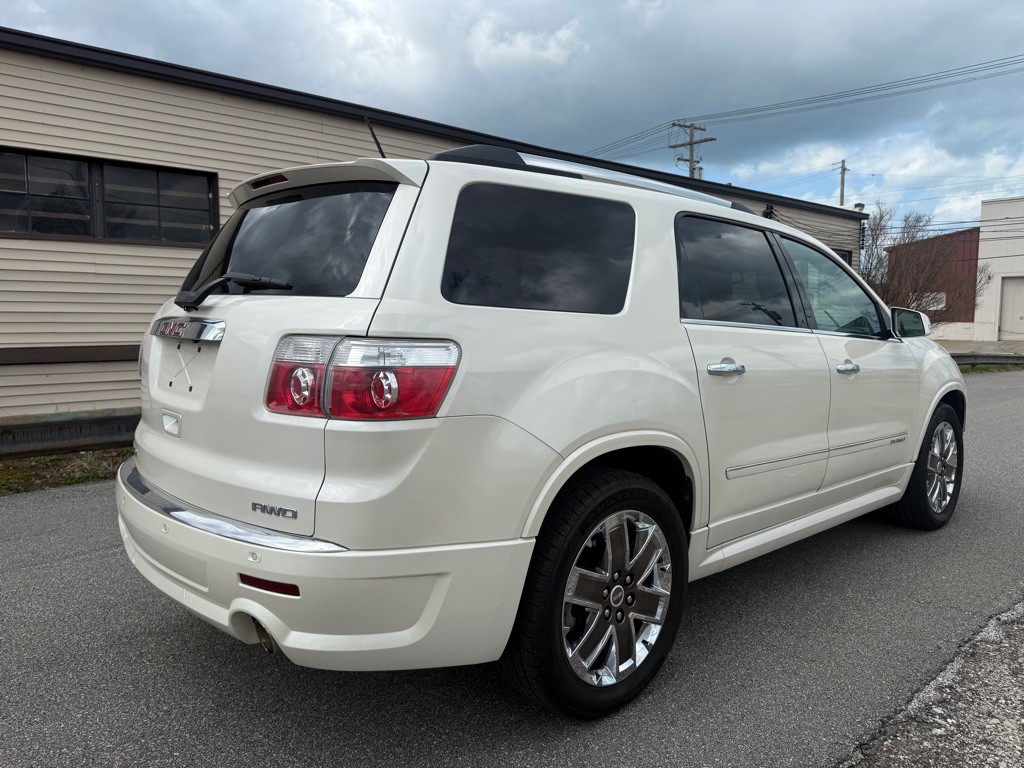 2012 GMC Acadia Image 3