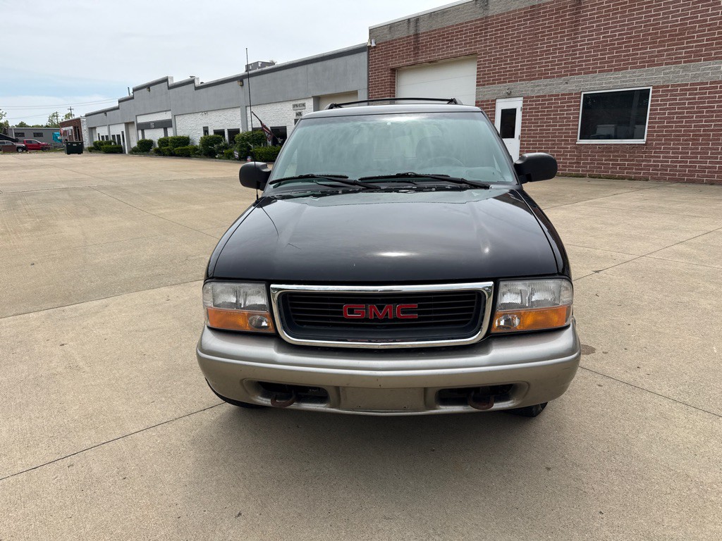 2001 GMC Jimmy Image 2