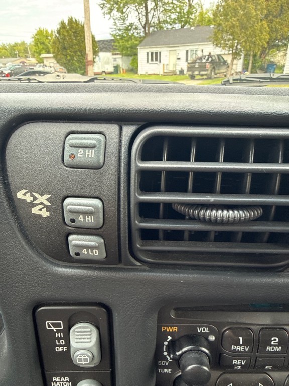 2001 GMC Jimmy Image 22