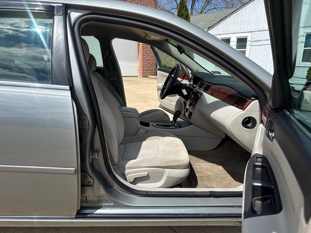 2008 Chevrolet Impala Image 11