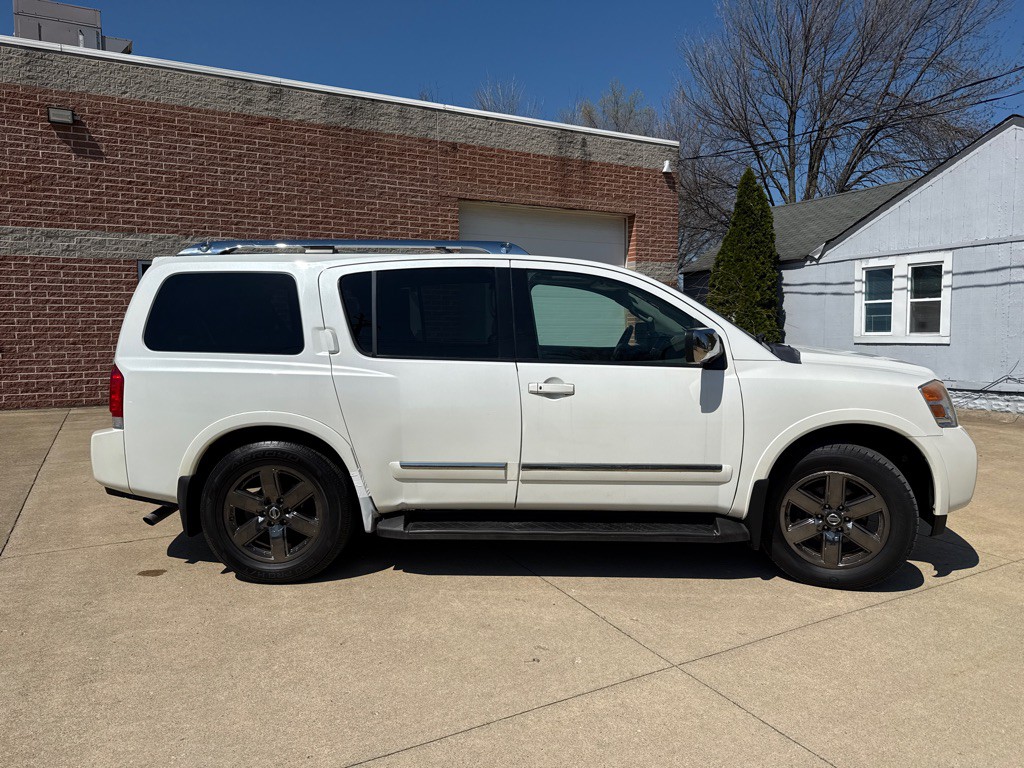 2013 Nissan Armada Image 4