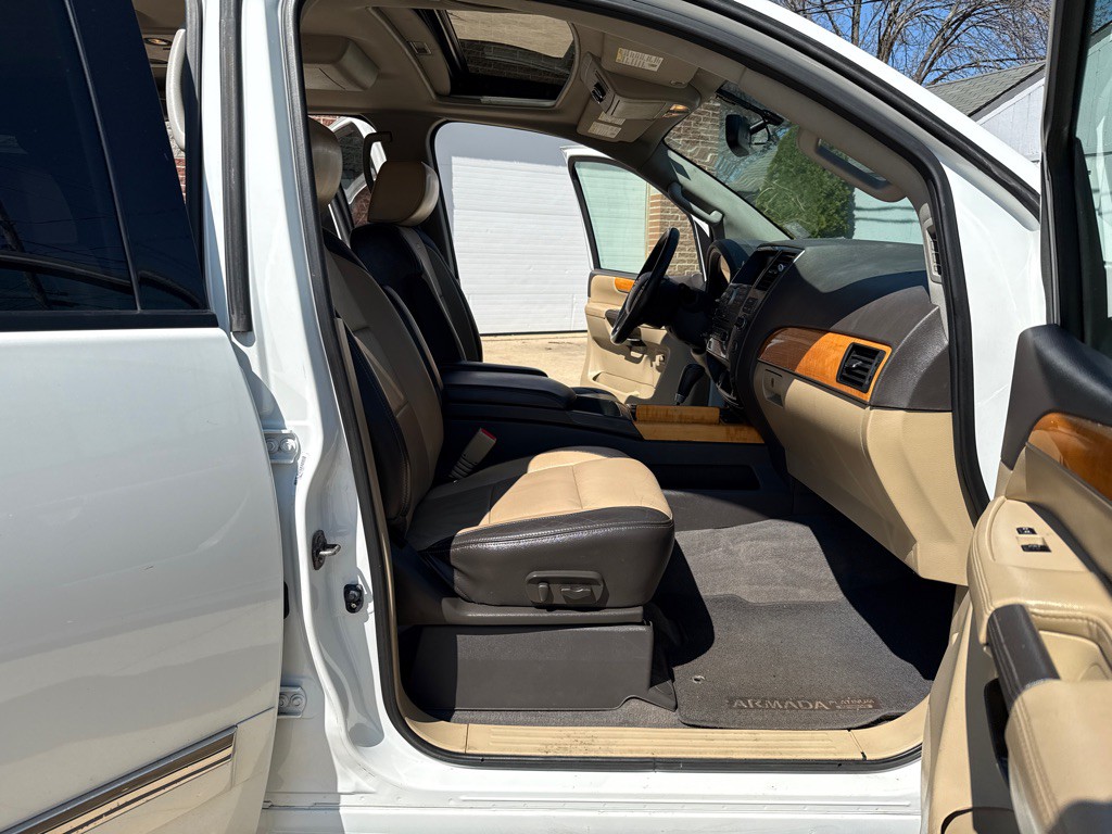 2013 Nissan Armada Image 11