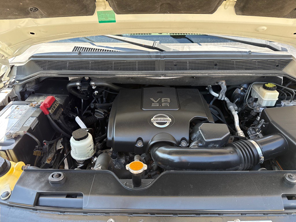 2013 Nissan Armada Image 23